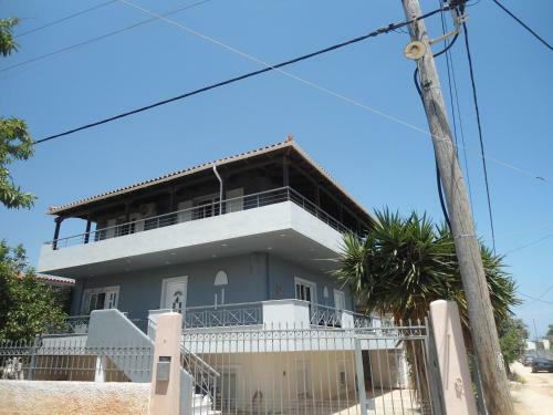 Sunny Apartment 15 Min From Airport And Sea