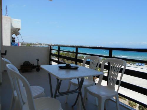 Eleni's Seafront Apartment