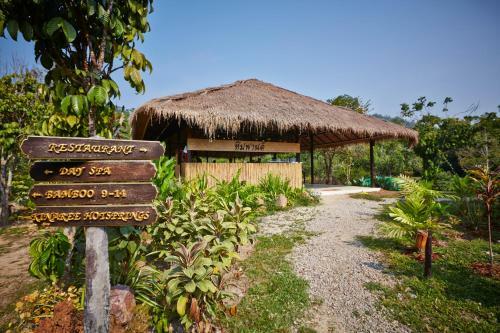 Lodge Wareerak Hot Spring Retreat