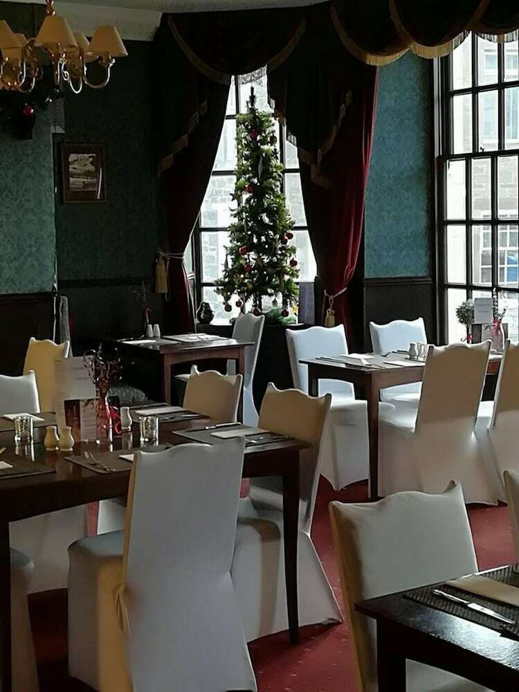 Ferrybridge Hotel