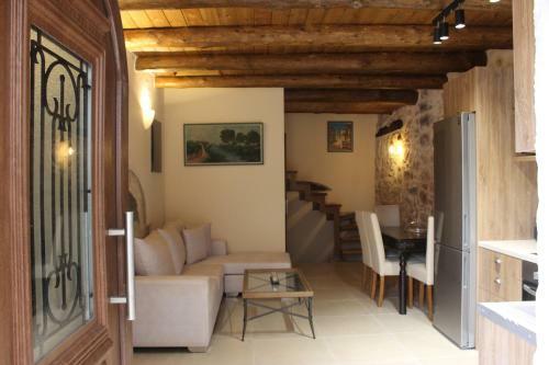 Chara Villas With 20m2 Swimming Pool-bbq!
