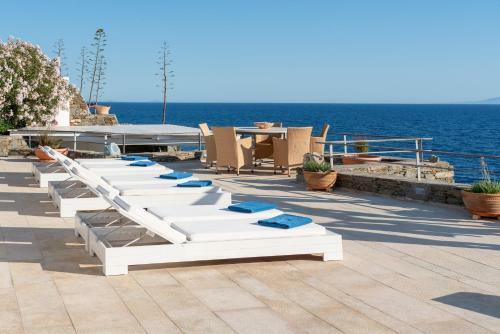 Blueros Luxury Villa