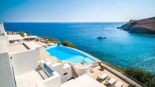 Blueros Luxury Villa