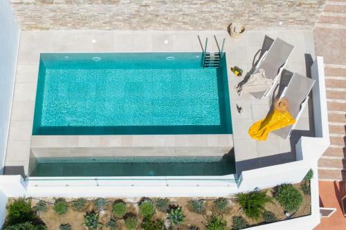 Villa Marelia - Seafront Villa With Infinity Pool