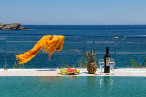 Villa Marelia - Seafront Villa With Infinity Pool