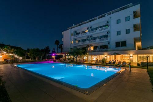 Motel Matala Bay Annex Building Rental Rooms