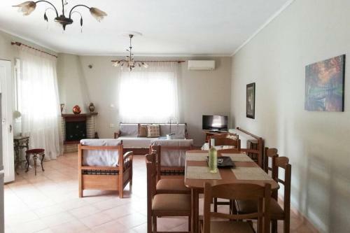 Christos Central Apartment