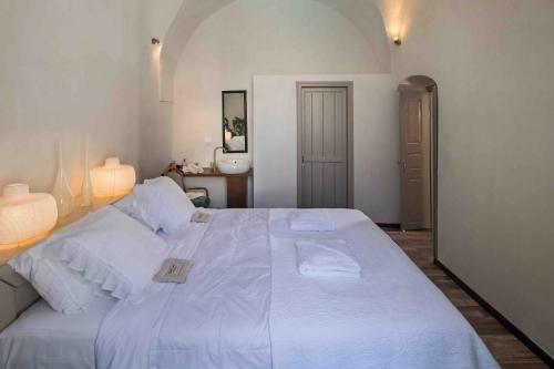 Sandandstone Villa Santorini
