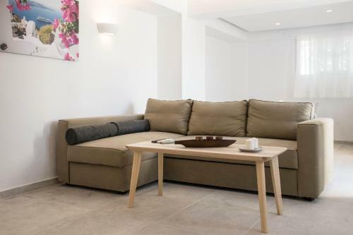 Santorini Villatzio Suites