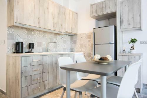 Santorini Villatzio Suites