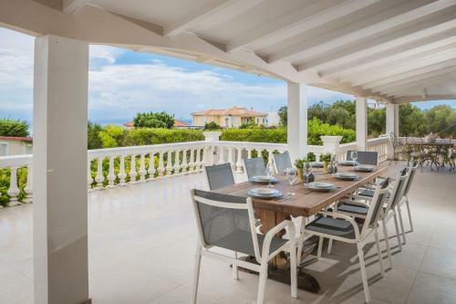 Villa Feinikas