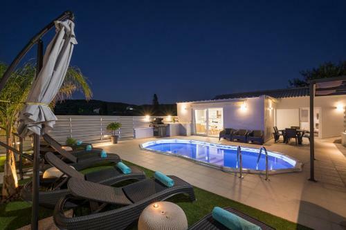 B&m Villas