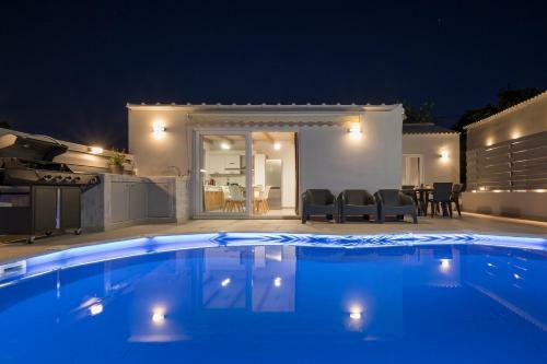 B&m Villas