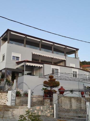 Loridis View Apartments