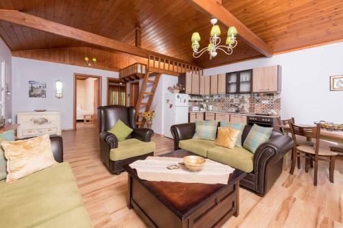 Vicky's House
