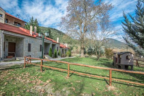 Hostal Mesostrati Guesthouse