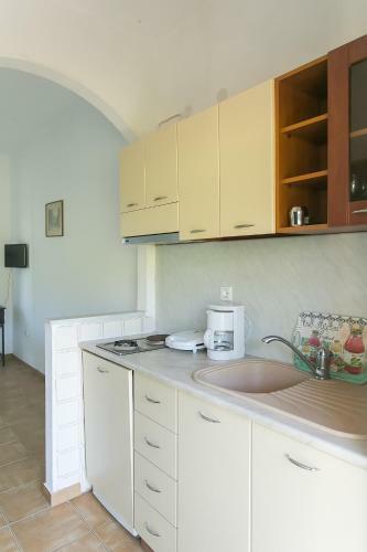 Aperanto Seaview Apartments