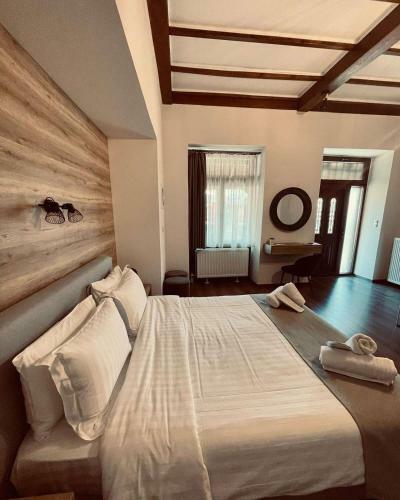 11 Luxury Apartments