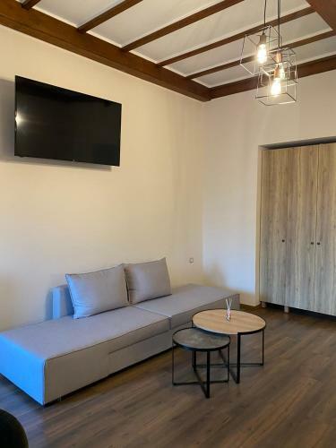 11 Luxury Apartments