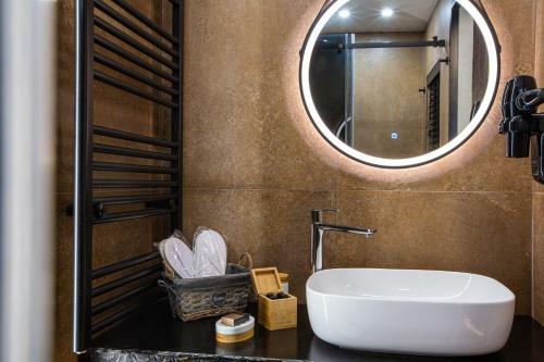 Adryades Luxury Apartments