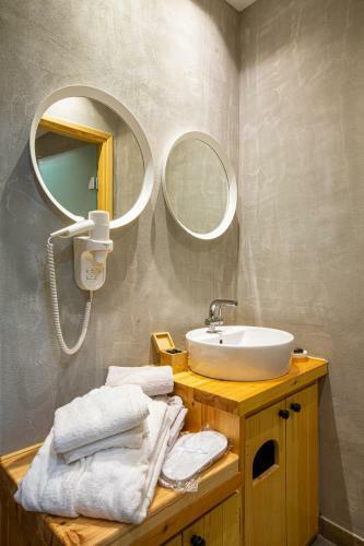 Adryades Luxury Apartments