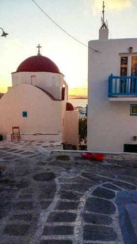 Traditional Split Level House In Mykonos Town