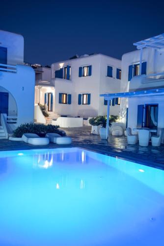 Olive Tree, Mykonos Town House With Pool