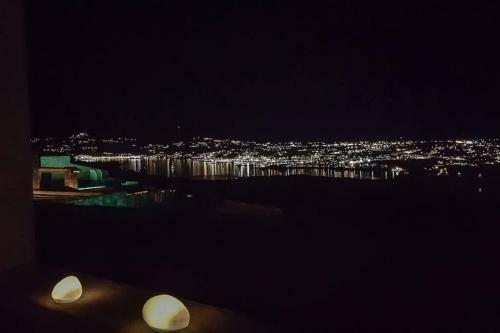 Mykonos Actor?s Villa. 2 Bdrs, Private Mini-pool