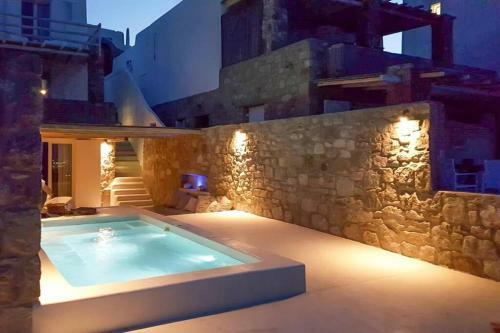 Mykonos Actor?s Villa. 2 Bdrs, Private Mini-pool