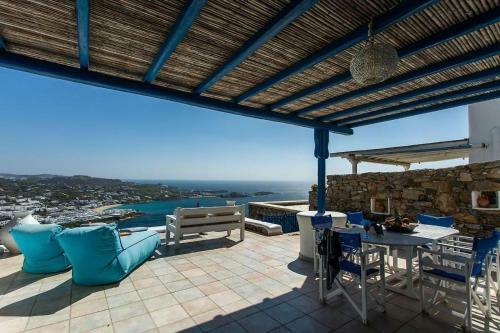 Beachfront Villa Giovanna - Premium Location & Jacuzzi