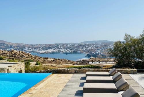 Near Ornos 6-bedroom Villa
