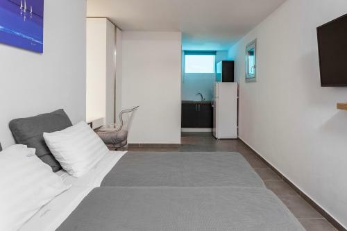 The Mykonist Executive Villa Elia Beach