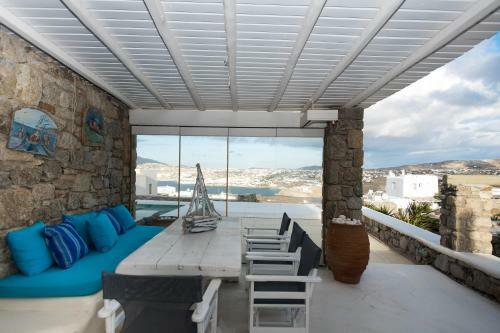 Elegant Villa W/ Ocean Views & 2 Pools!