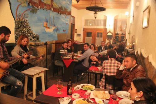 Hostal Ayfada Cafe & Pension