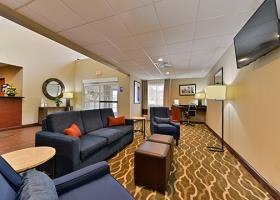 Hotel Comfort Inn & Suites