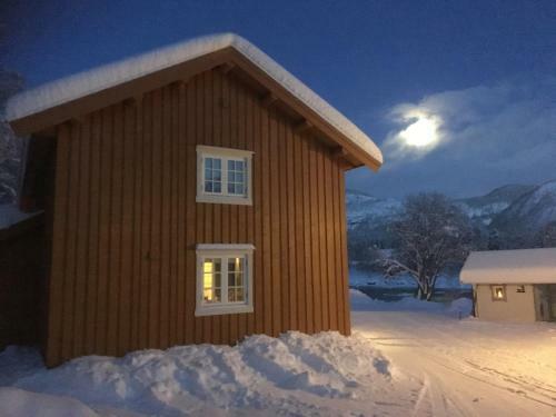Bakarstuo, Utp� Neset