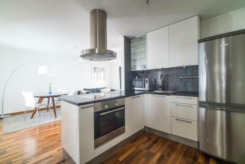 Enter Viking Apartments