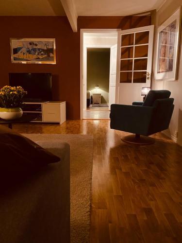 Marthas Apartments - Arctic Light