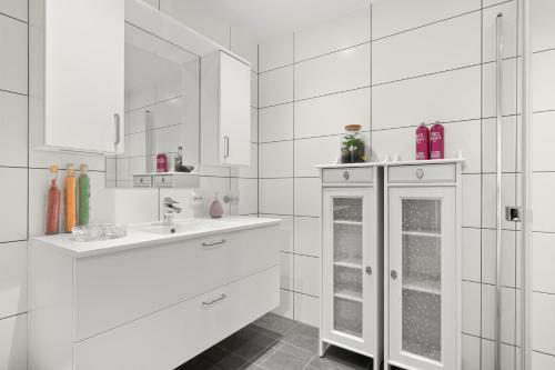 Skir 2 Bdr Corner View Apartement