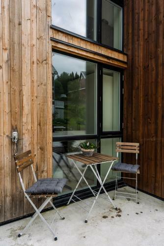 Modern Villas In Plush Town