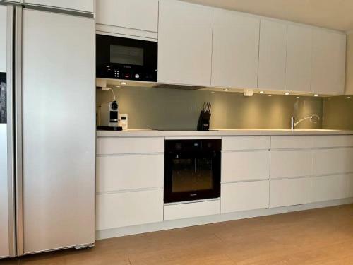 Modern Apartment In Quiet Neighborhood