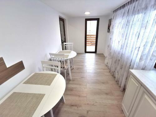 Hostal Vila Aras