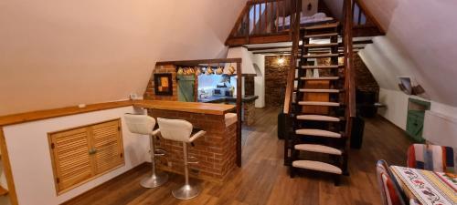 Fortnight Apartment