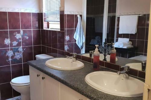 Sunny Spacious Northriding Apartment Uncapped Wifi
