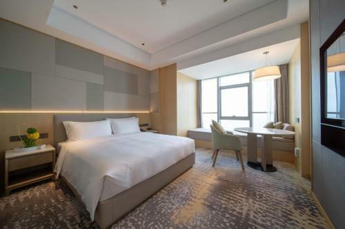 Hotel Holiday Inn Qinhuangdao Haigang