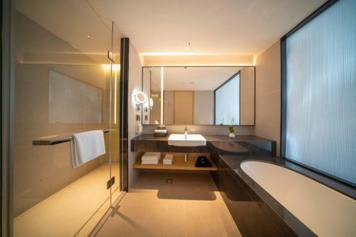 Hotel Holiday Inn Qinhuangdao Haigang