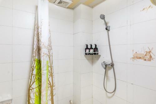 Hotel Qingdao Shinan�wusi Square�