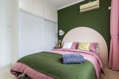 Hotel Qingdao Shinan�wusi Square�
