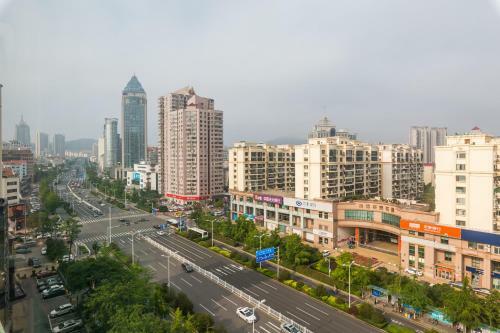 Hotel Qingdao Shinan�wusi Square�