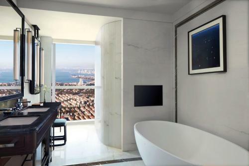 Hotel The St Regis Qingdao